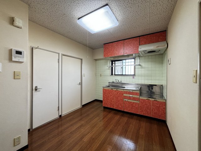 居室・リビング　※別号室の参考写真です。