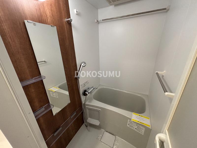 バス・シャワールーム　一日の疲れをやさしく癒やす、清潔感あふれるリラックスバス。