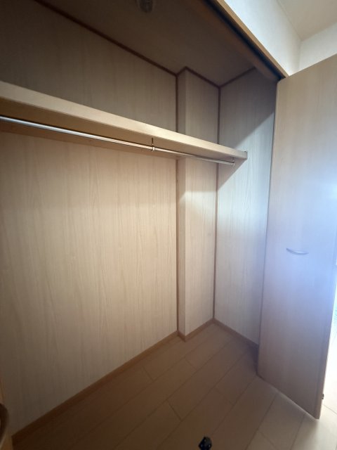 収納　同物件別号室の写真です。