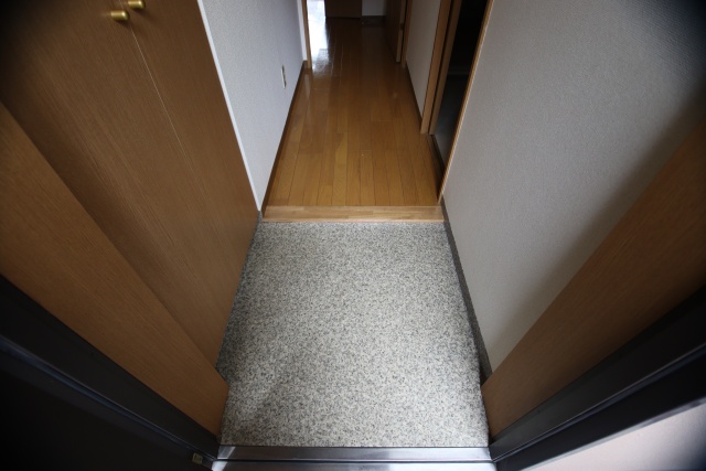 玄関　※別室の参考写真の為、現況優先です。