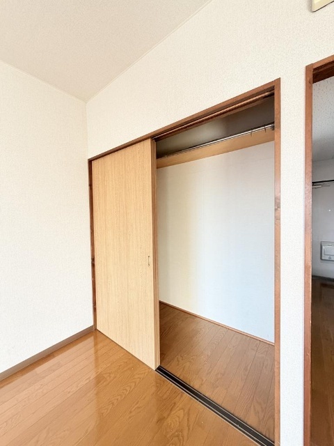 収納　同物件別部屋の写真転用