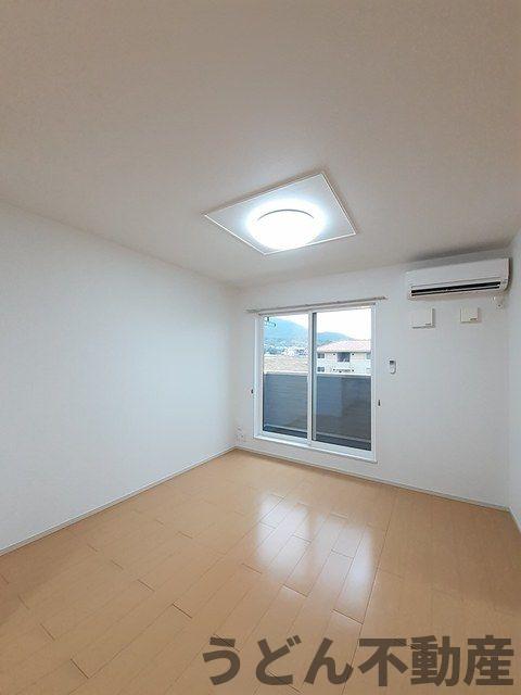 居室・リビング　うどん県のお部屋探しはうどん不動産へ うどんちゃんとLINE