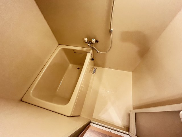 バス・シャワールーム　お風呂で日々の疲れを落としましょう