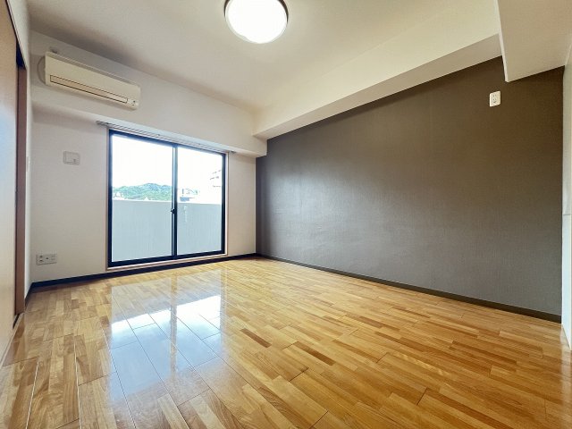 居室・リビング　こちらのリビングで趣味の時間をお楽しみください