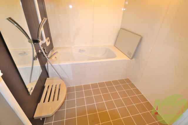 バス・シャワールーム　広々浴槽で疲れも吹っ飛ぶ