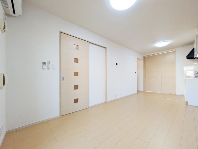 居室・リビング　【リビングダイニング】広いリビング