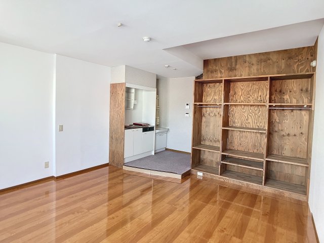 居室・リビング　掲載写真は同型モデルを掲載しており実際のお部屋と仕様等が異な