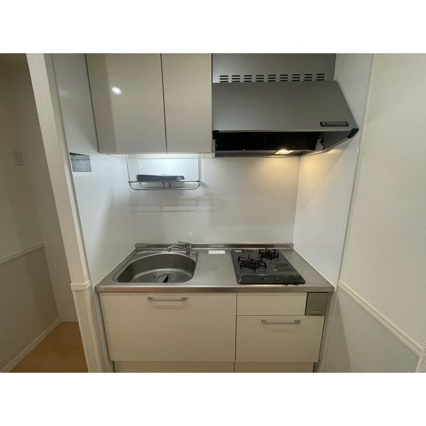 キッチン　室内写真は別部屋の写真です。