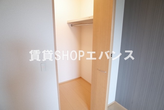 収納　ウォークインクローゼットです