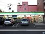 コンビニ　ファミリーマート（コンビニ）まで322m