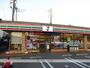 コンビニ　セブンイレブン（コンビニ）まで827m