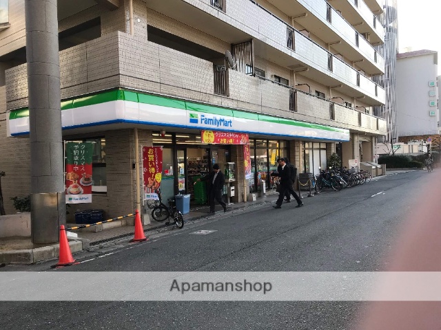 コンビニ　ファミリーマート（コンビニ）まで450m