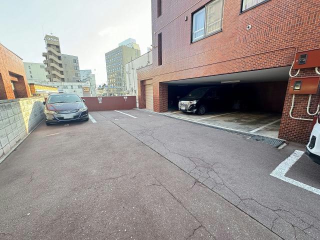 駐車場　駐車場