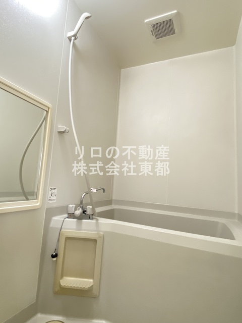 バス・シャワールーム　バスルームは浴槽付なので、ゆったり湯船につかれますね♪