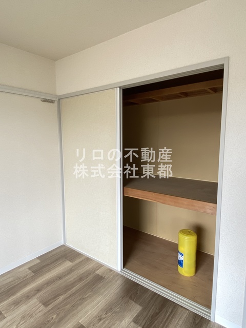 収納　押入れタイプはお荷物が多い方も安心の収納力です
