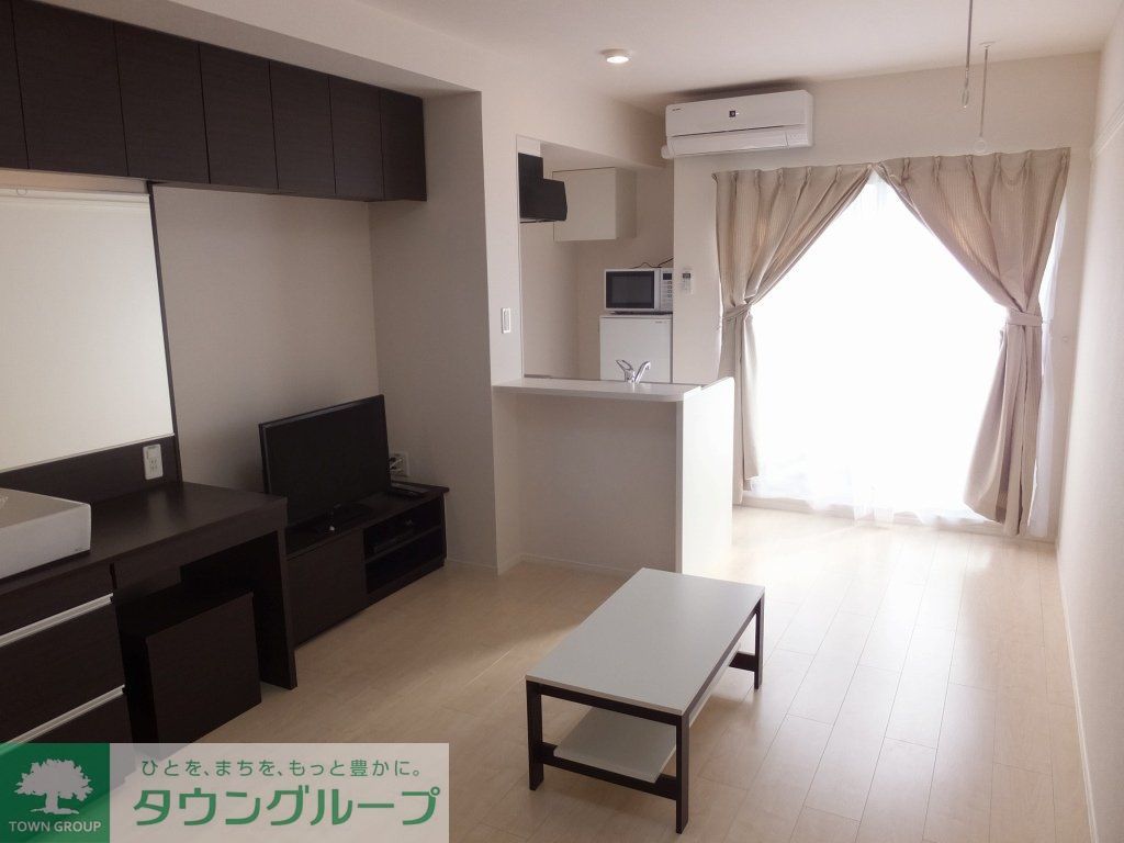 居室・リビング　家具家電設置済みのお部屋です。