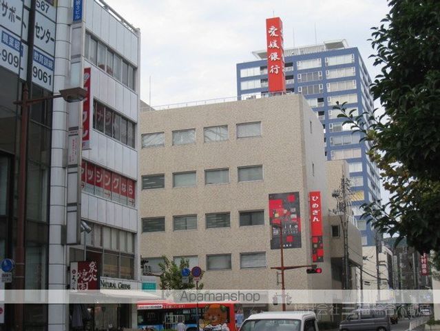 銀行　ひめぎんひめぎんビジネスサービス（株）（銀行）まで612m