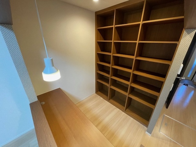 その他部屋・スペース　書斎スペース＋収納棚