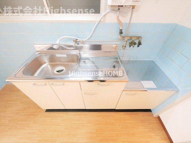 キッチン　コンパクトなキッチンで掃除もラクラク
