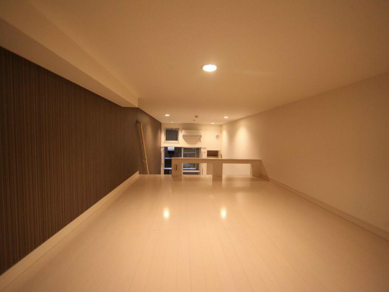 その他部屋・スペース　上階ロフト5.9帖（収納としてもお部屋としても使えます）