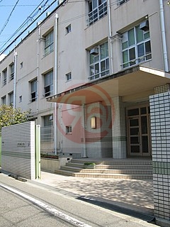 小学校　大阪市立まつば小学校（小学校）まで793m