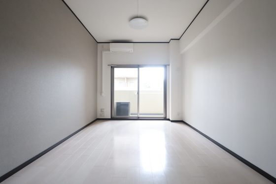 居室・リビング　※別部屋の写真です