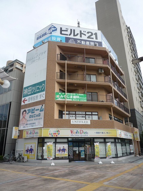 建物外観　エレベーター付