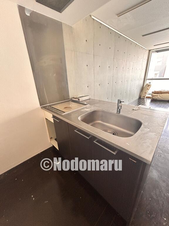 キッチン　※写真は同タイプの別部屋となります