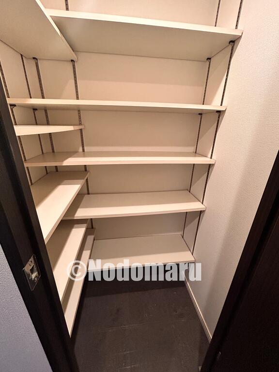 玄関　※写真は同タイプの別部屋となります