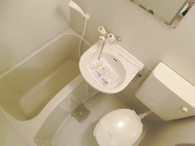 バス・シャワールーム　３点ユニットのお部屋です