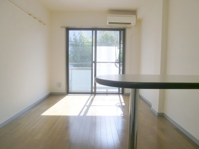居室・リビング　明るい綺麗なお部屋です☆