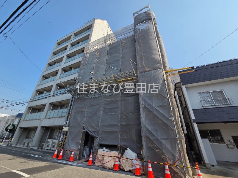 建物外観　建築中