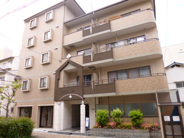 建物外観　かっこいいですね。