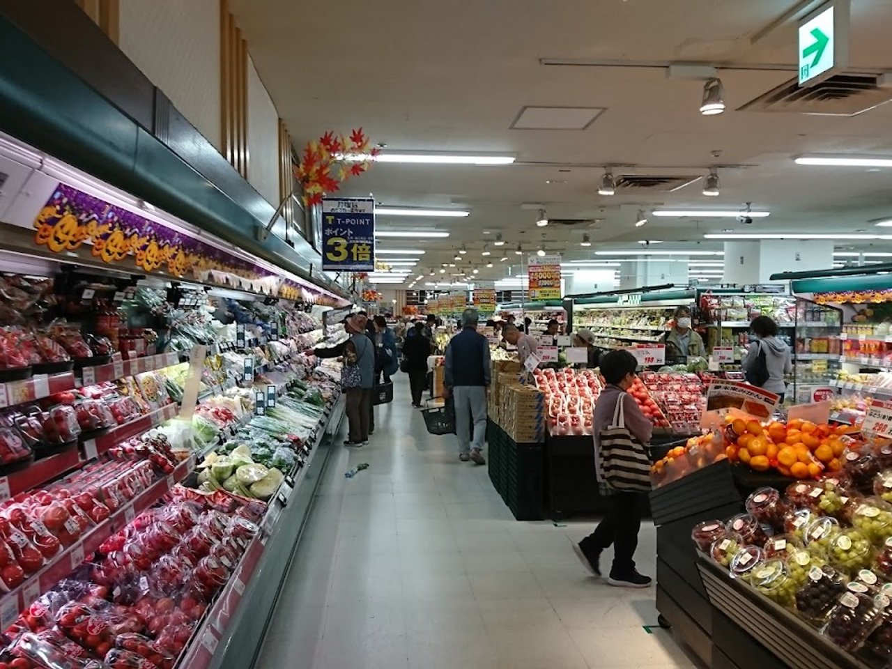 スーパー　東武ストア高島平店（スーパー）まで100m