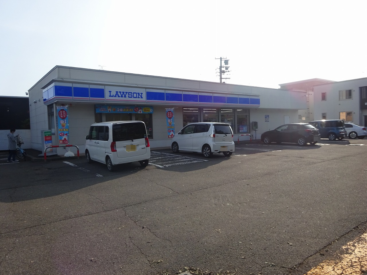 コンビニ　ローソン恵庭黄金中央店（コンビニ）まで444m
