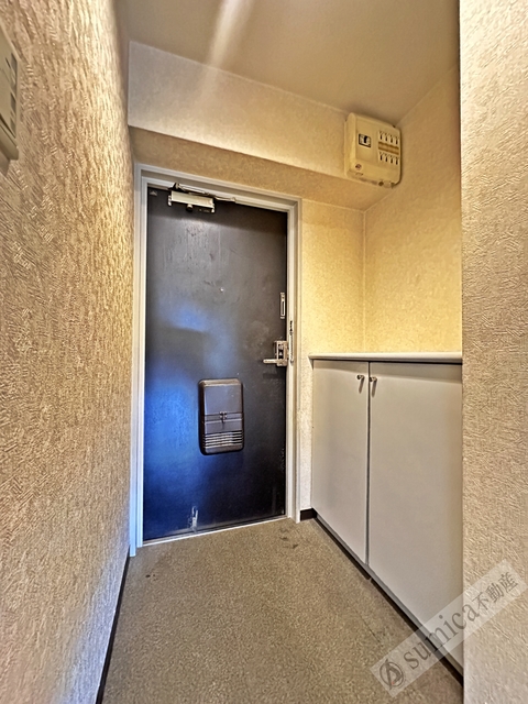玄関　リフォーム前の写真ですので、ご参考までに。