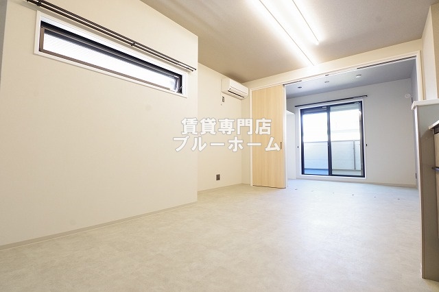居室・リビング　10.4帖の広いリビングです！