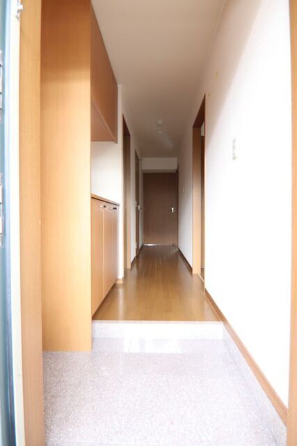 玄関　※別室の参考写真の為、現況優先です。