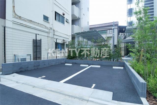 駐車場　駐車場があるので、車を買う予定の方も安心です