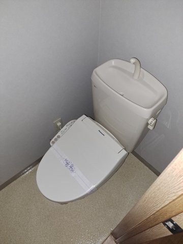 トイレ　キレイな個室空間です