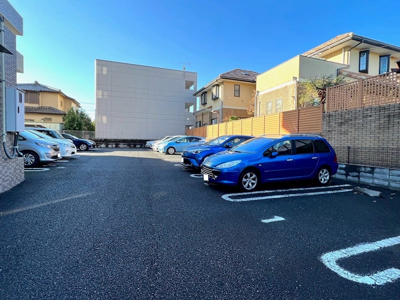 駐車場　敷地内駐車場（空き要確認）