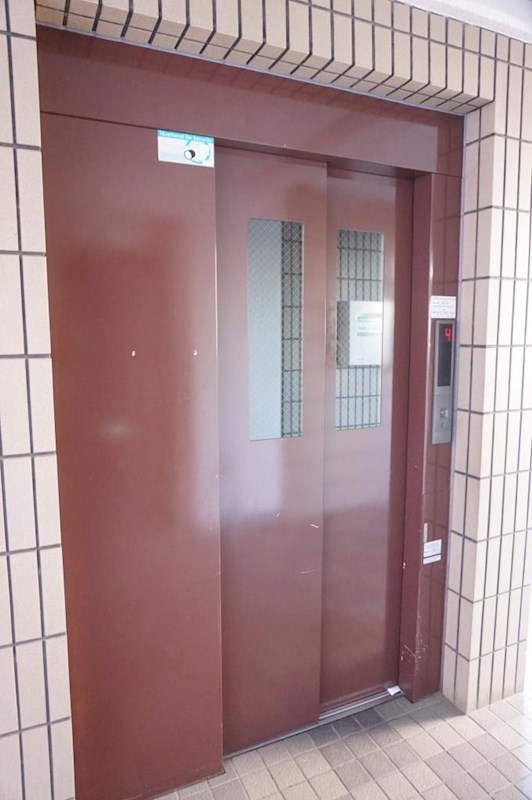 その他共有部分　エレベーター完備の５階建マンション