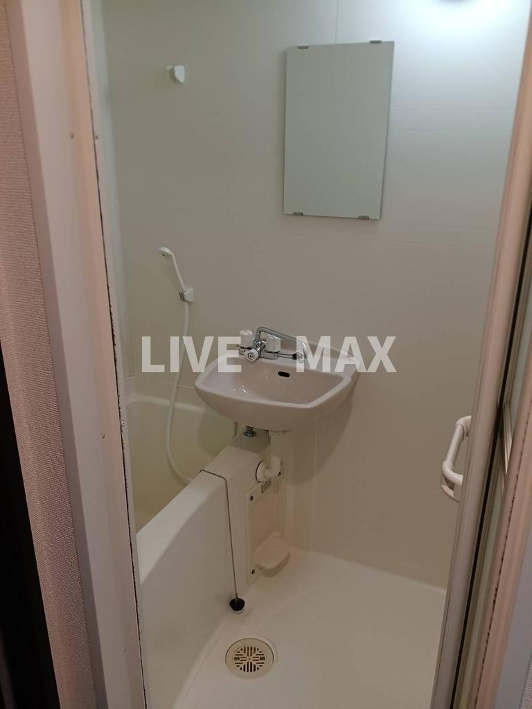 バス・シャワールーム　※別部屋のお写真になります