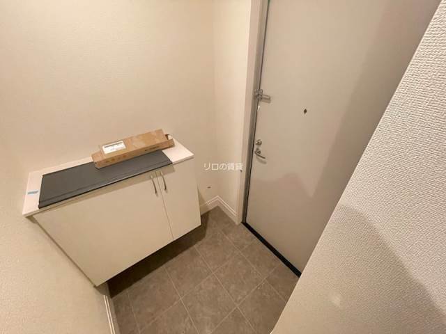 玄関　同型イメージ写真