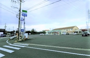 コンビニ　ファミリーマート半田生見町店（コンビニ）まで489m