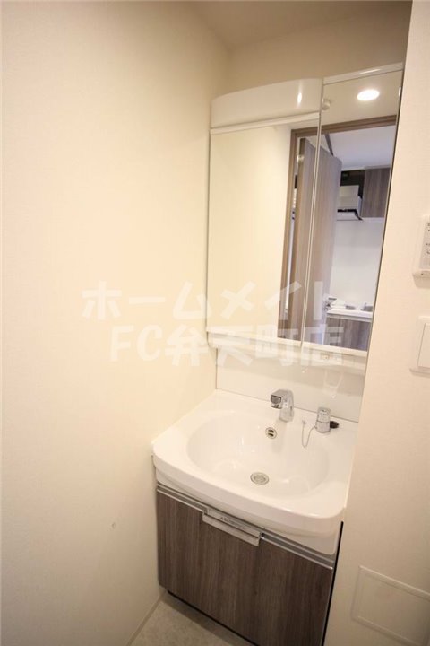 洗面設備　忙しい朝には欠かせない独立洗面所です
