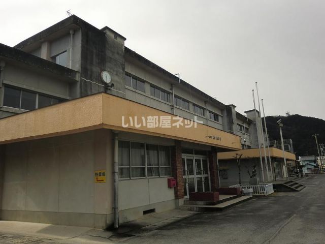 小学校　岩野田小学校（小学校）まで318m