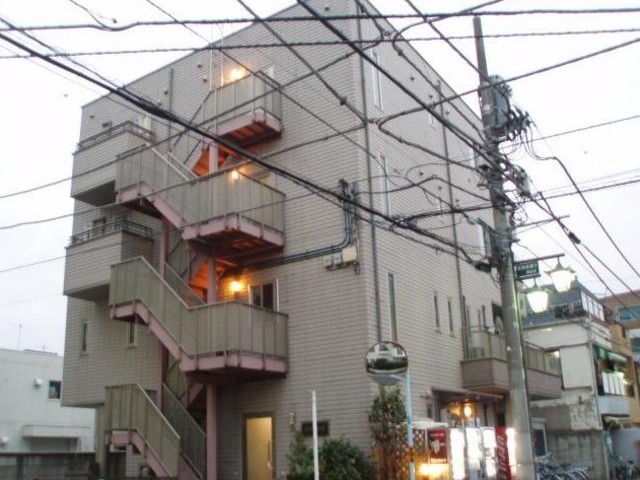 建物外観　４階建ての賃貸マンション