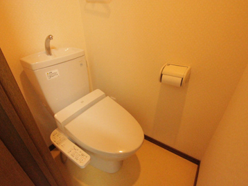 トイレ　※他のお部屋の写真になります