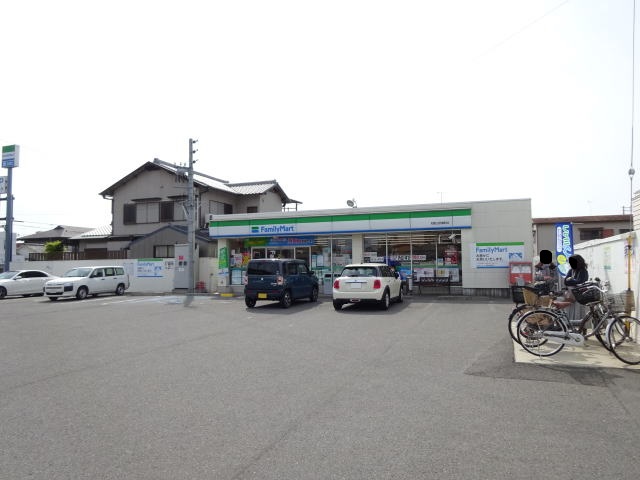 コンビニ　ファミリーマート 和歌山秋葉町店様（コンビニ）まで163m